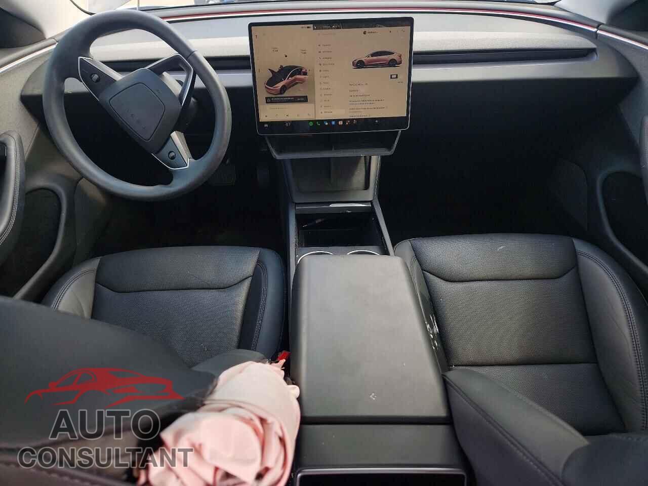 TESLA MODEL 3 2024 - 5YJ3E1EA4RF724147