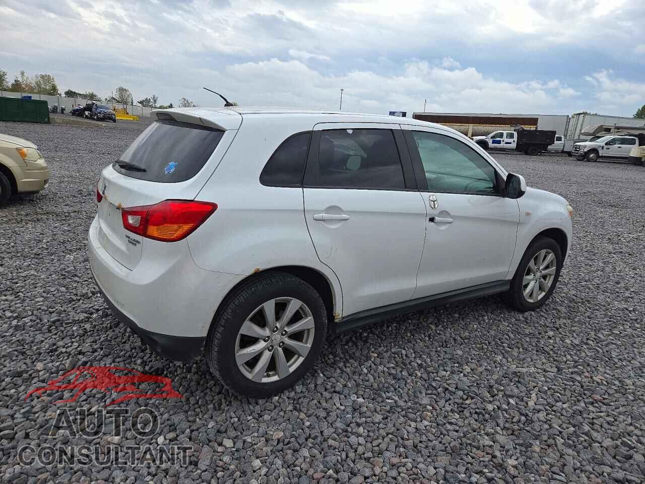 MITSUBISHI OUTLANDER 2013 - 4A4AP3AU7DE011663
