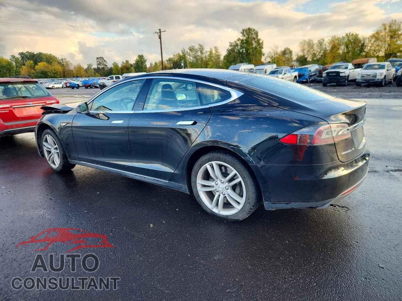 TESLA MODEL S 2014 - 5YJSA1H17EFP32417