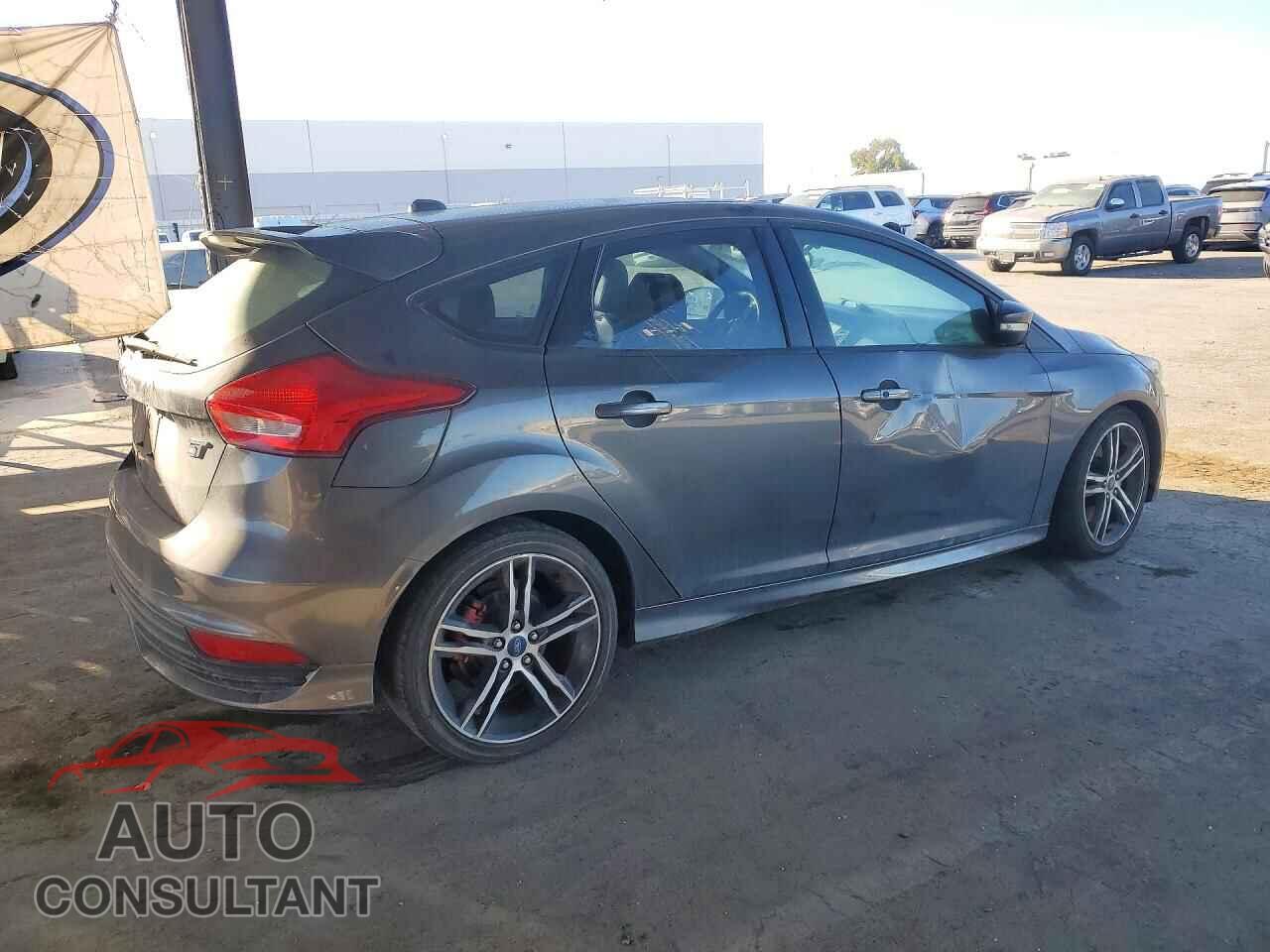 FORD FOCUS 2016 - 1FADP3L96GL324996
