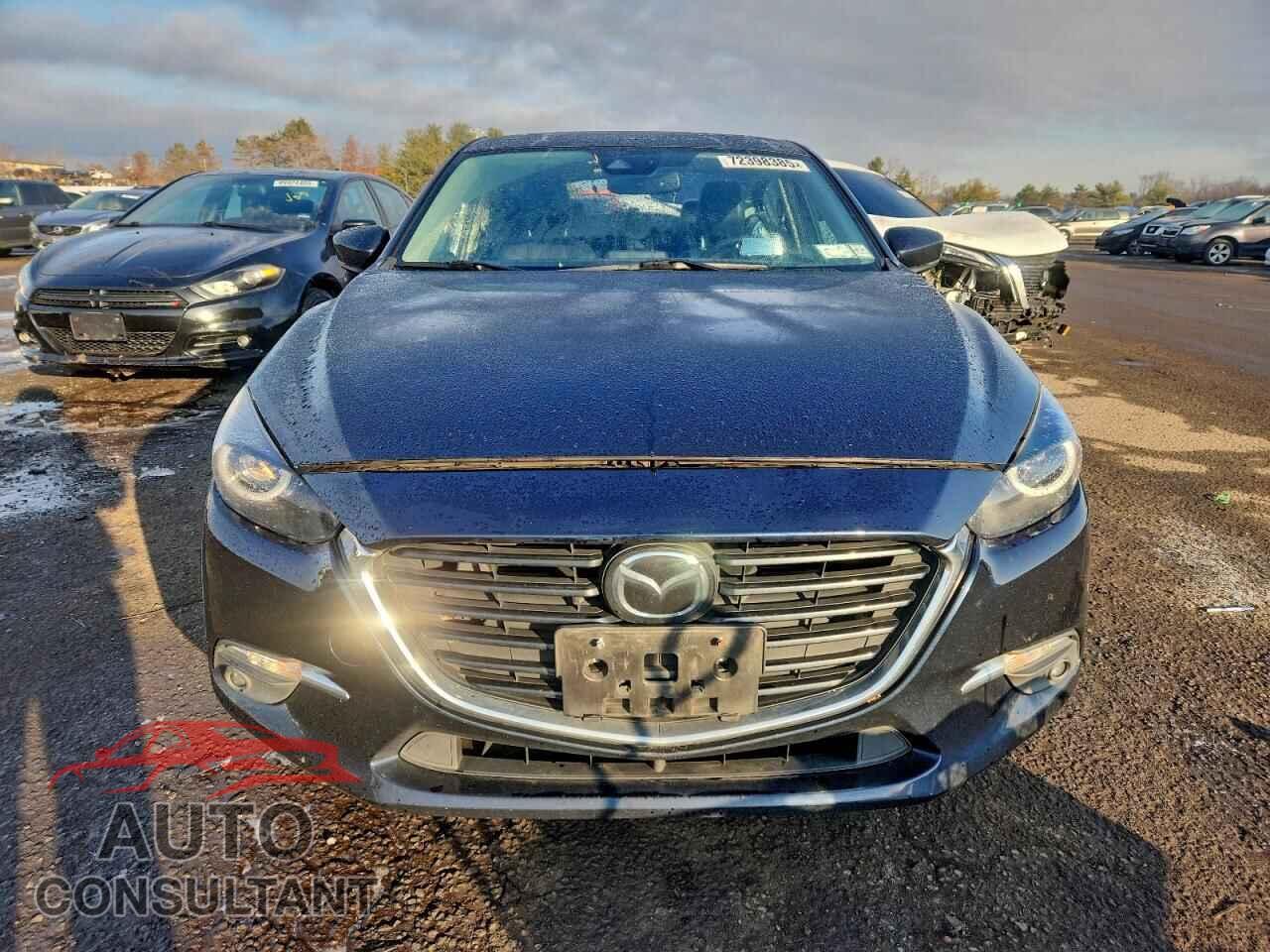MAZDA 3 2018 - 3MZBN1W31JM211379