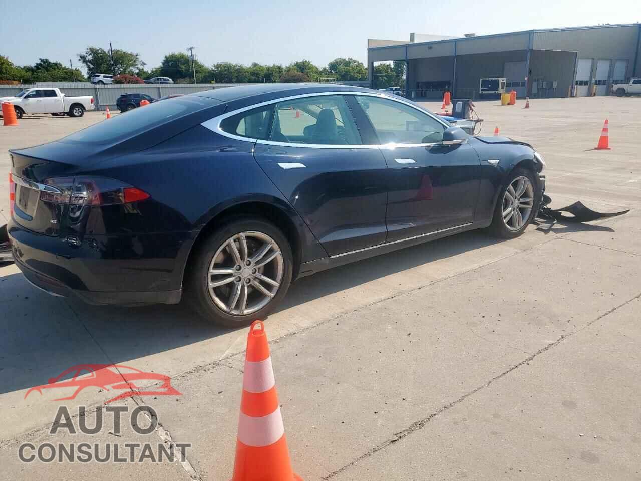 TESLA MODEL S 2013 - 5YJSA1CN6DFP20705