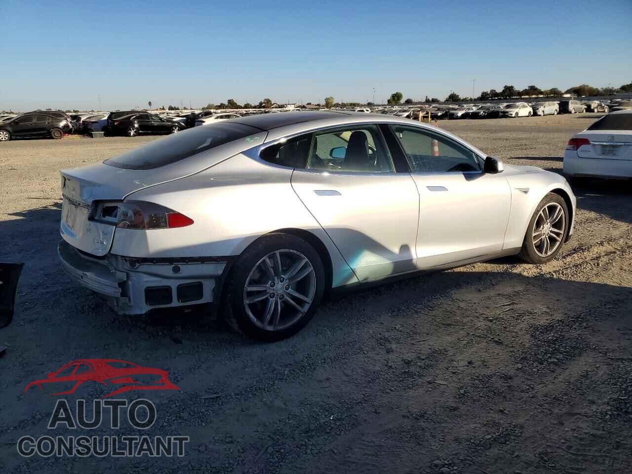 TESLA MODEL S 2015 - 5YJSA1H20FFP70467