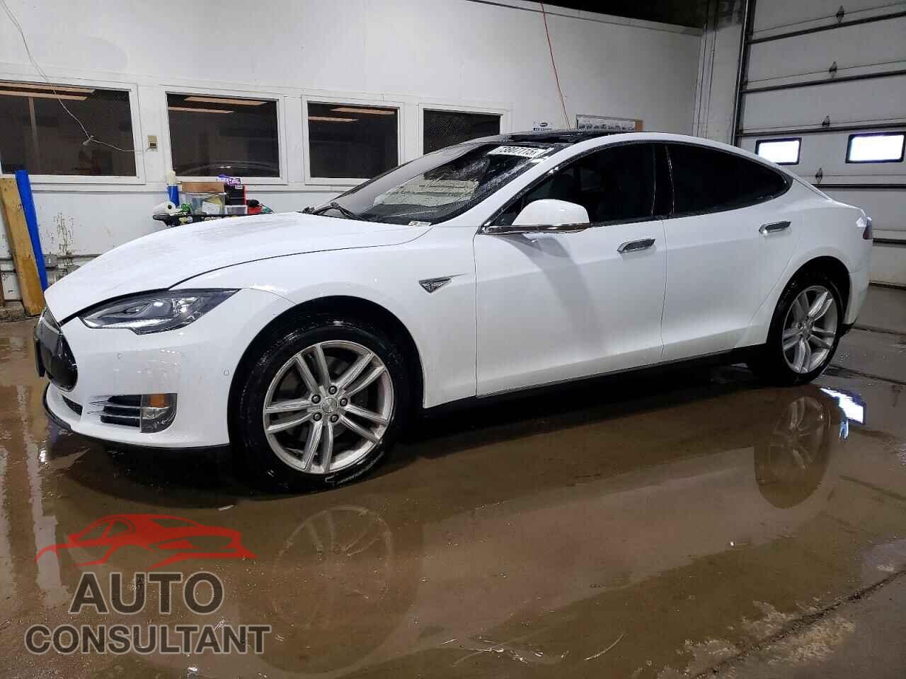 TESLA MODEL S 2015 - 5YJSA1E2XFF108402