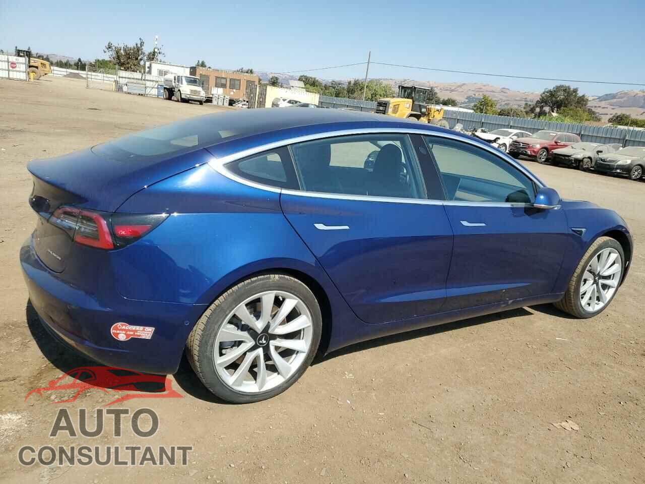 TESLA MODEL 3 2018 - 5YJ3E1EB0JF063858