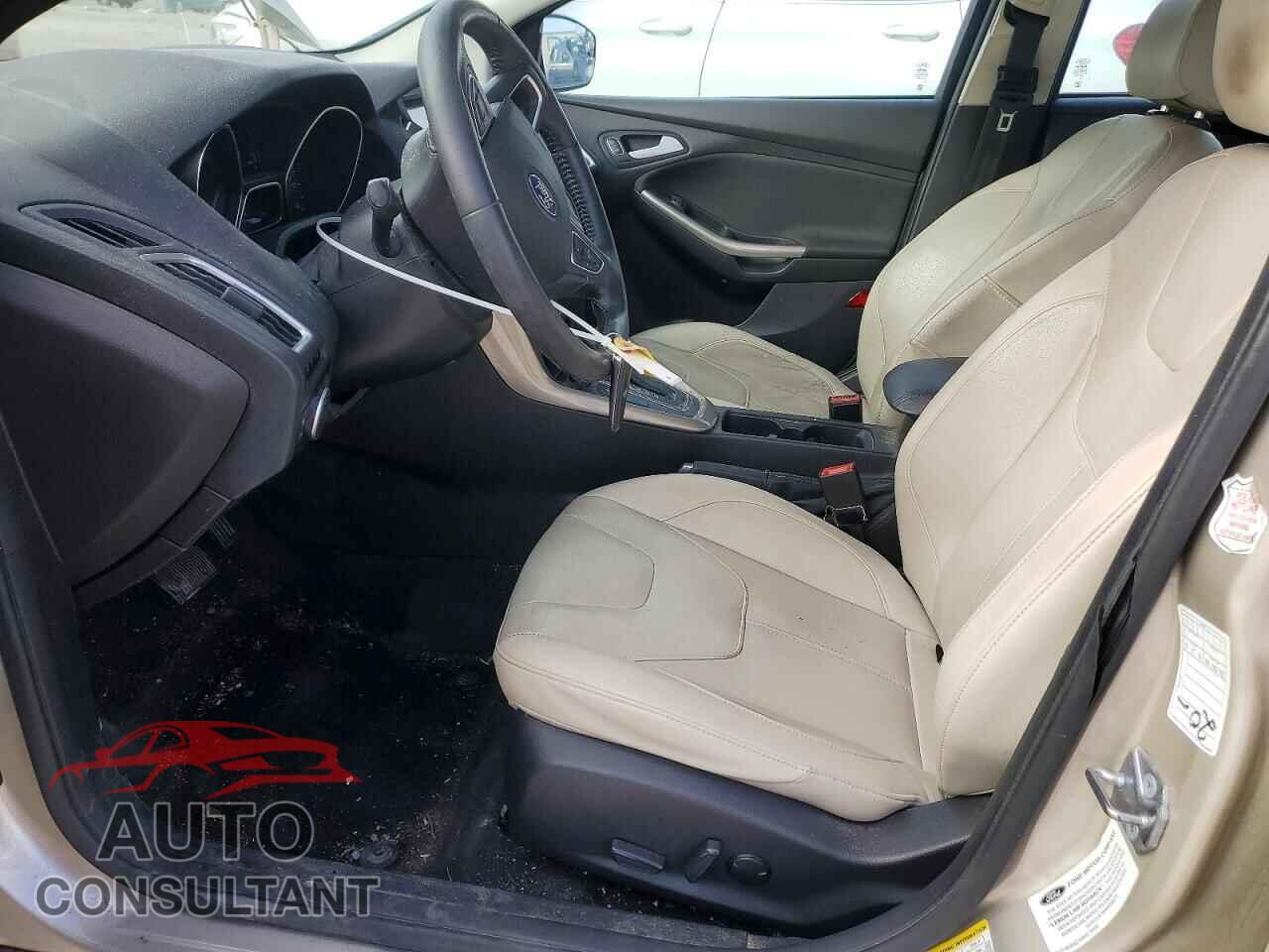 FORD FOCUS 2017 - 1FADP3J28HL280233