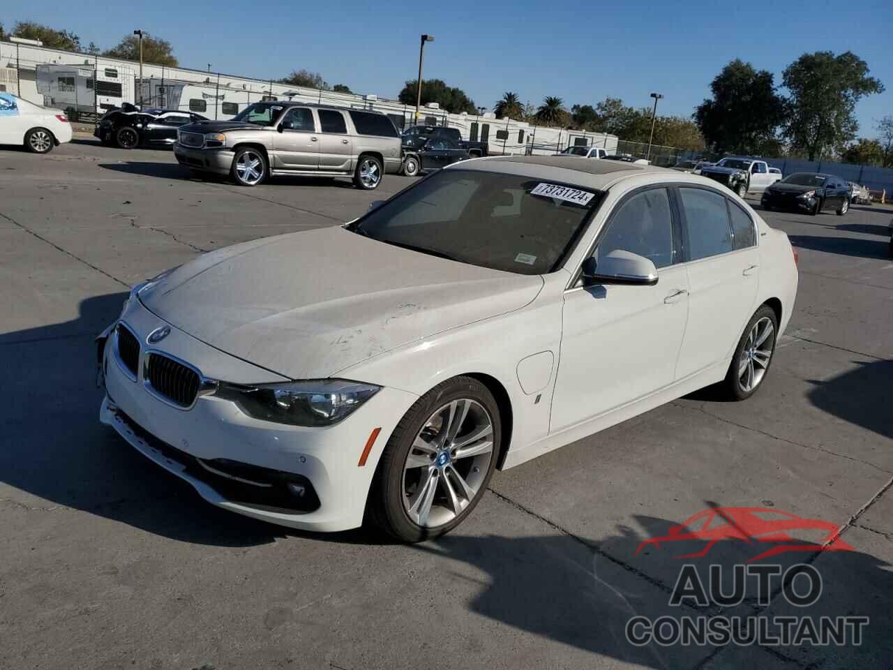 BMW 3 SERIES 2017 - WBA8E1C37HA158693