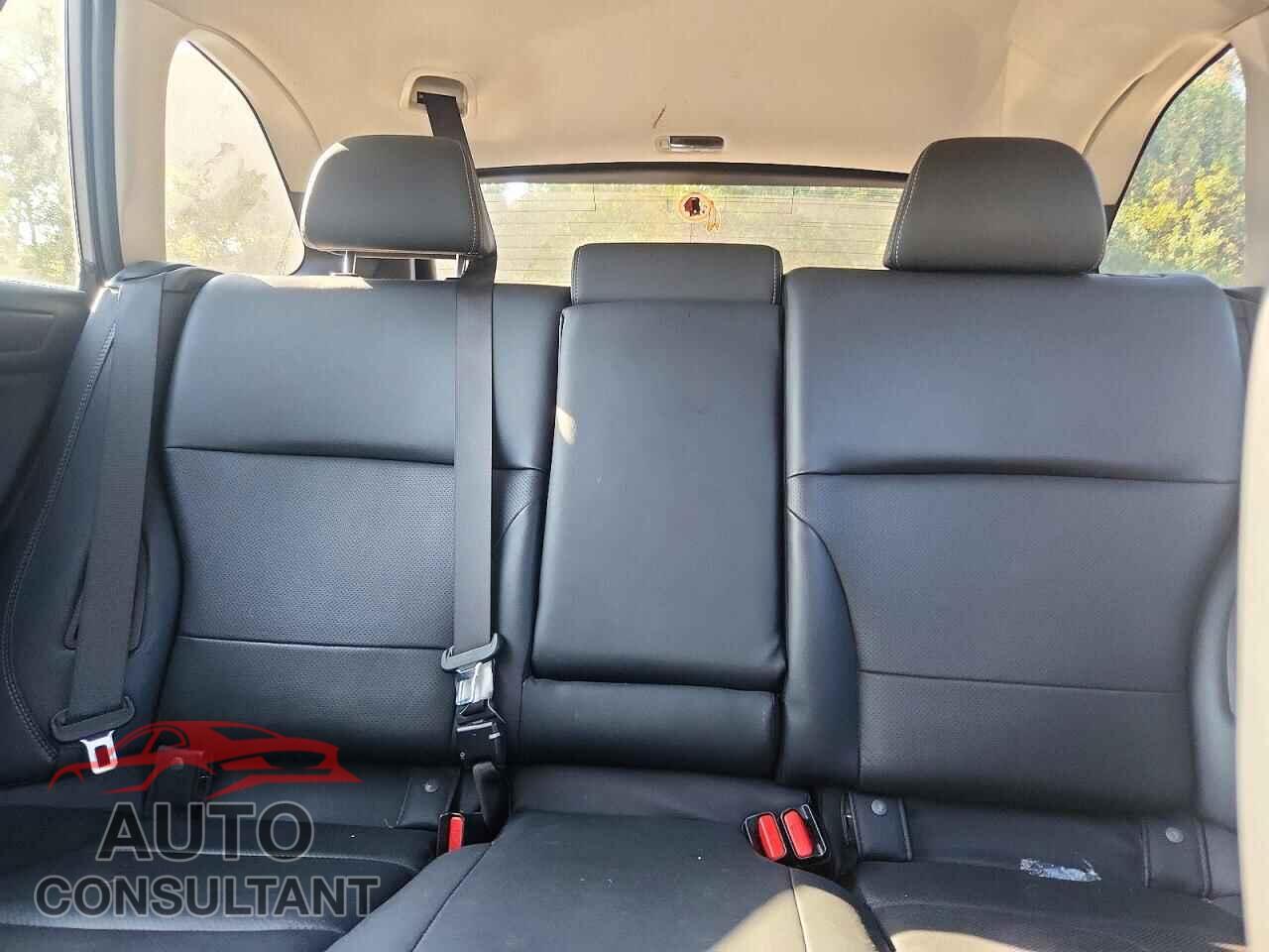SUBARU OUTBACK 2019 - 4S4BSENC7K3257219