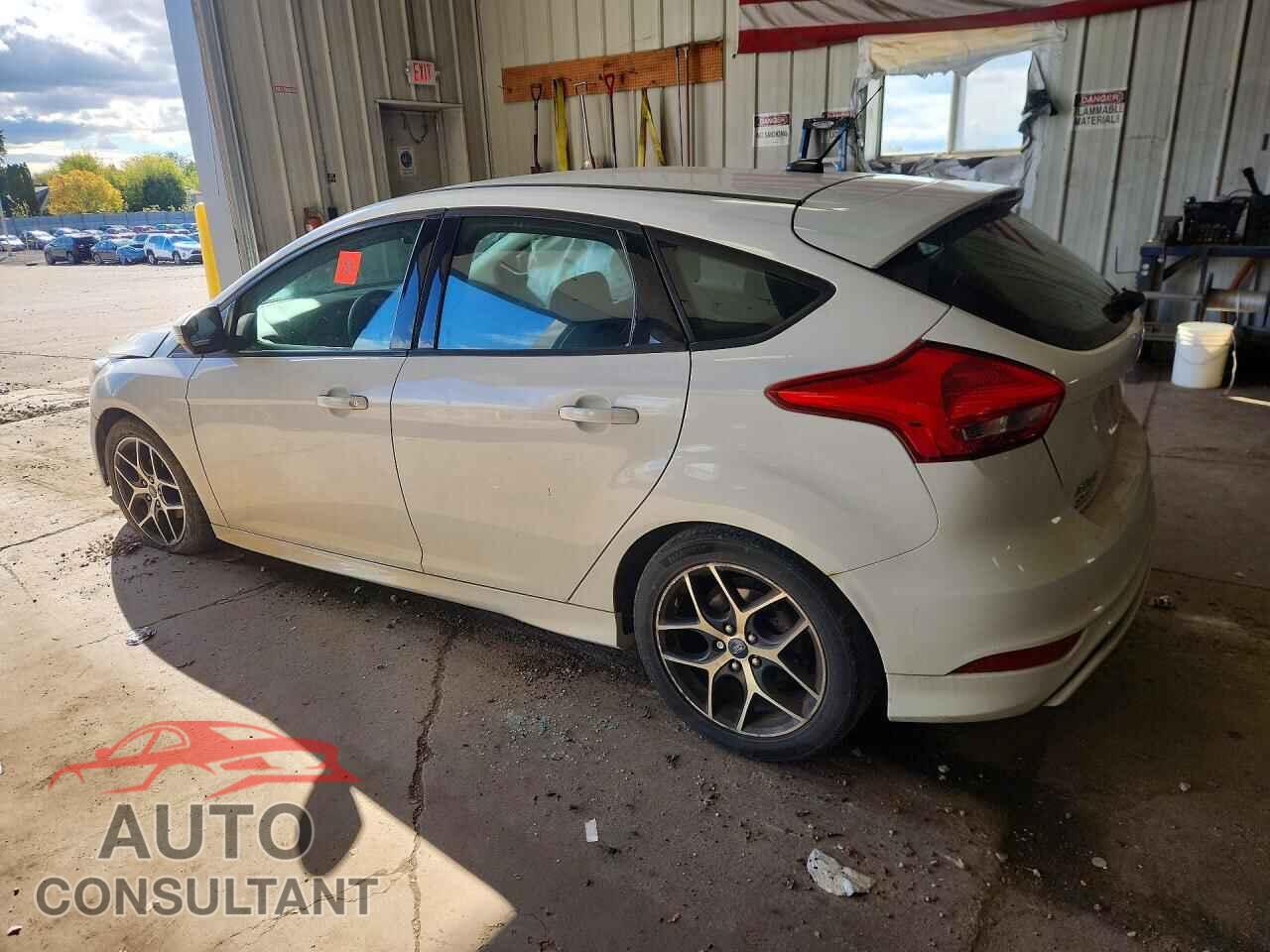 FORD FOCUS 2016 - 1FADP3K27GL297179