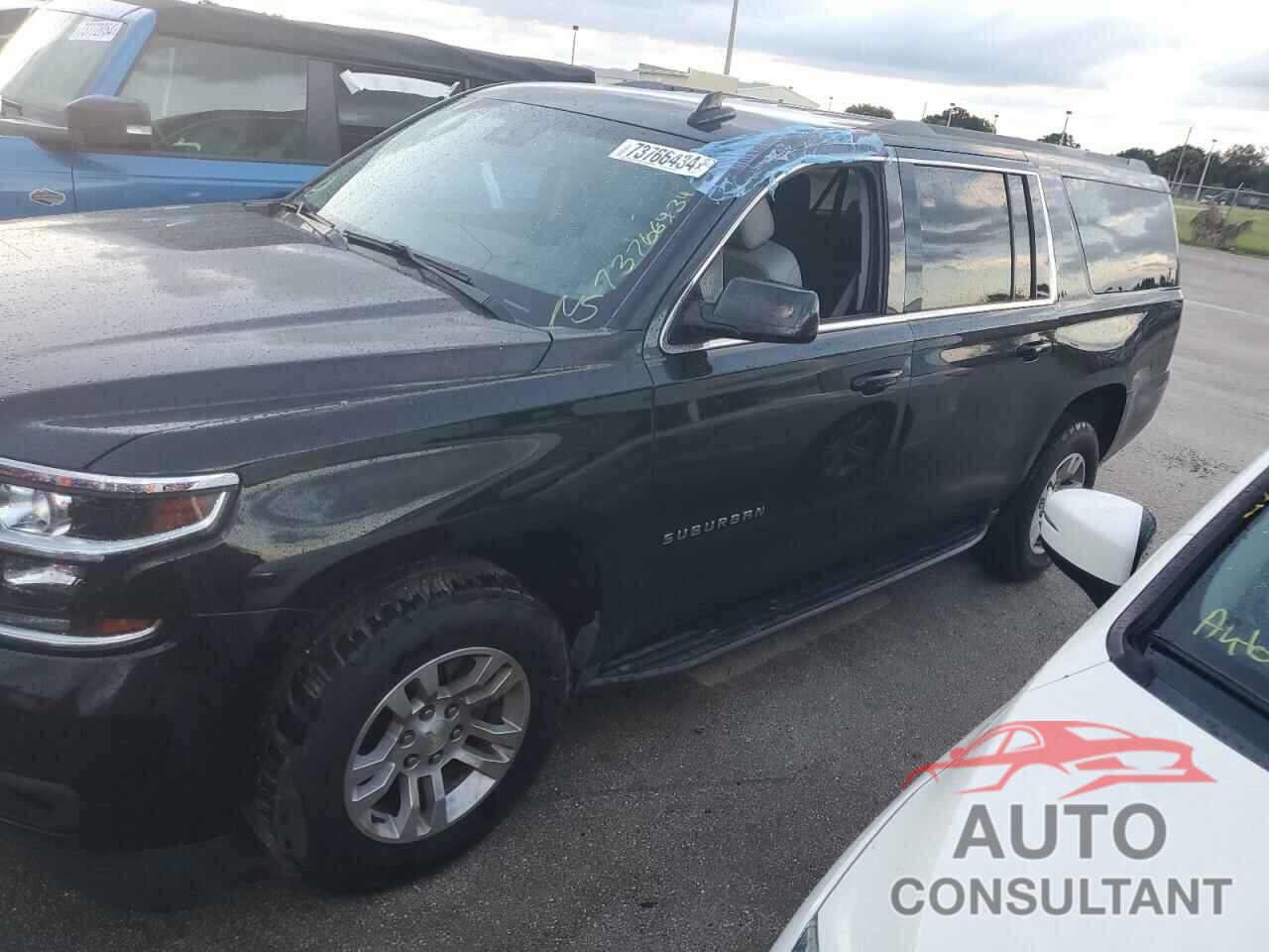 CHEVROLET SUBURBAN 2018 - 1GNSCHKC1JR208401