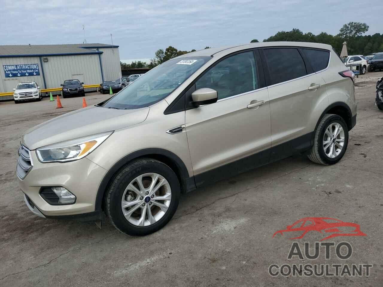 FORD ESCAPE 2017 - 1FMCU0GD4HUC60041