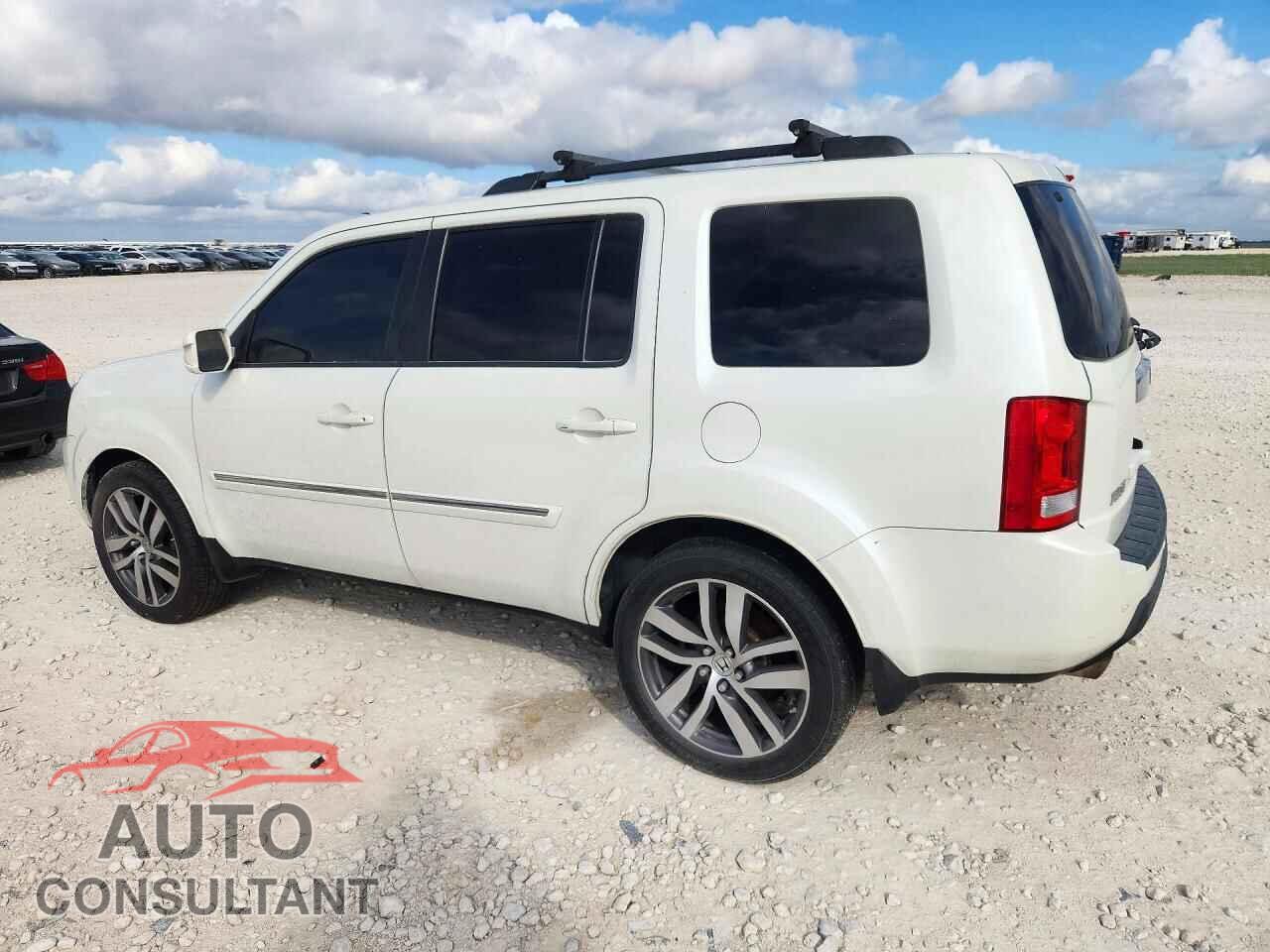 HONDA PILOT 2011 - 5FNYF4H96BB048697