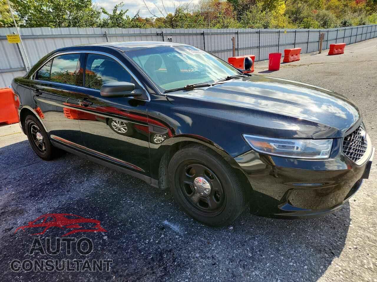 FORD TAURUS 2018 - 1FAHP2MT3JG117519
