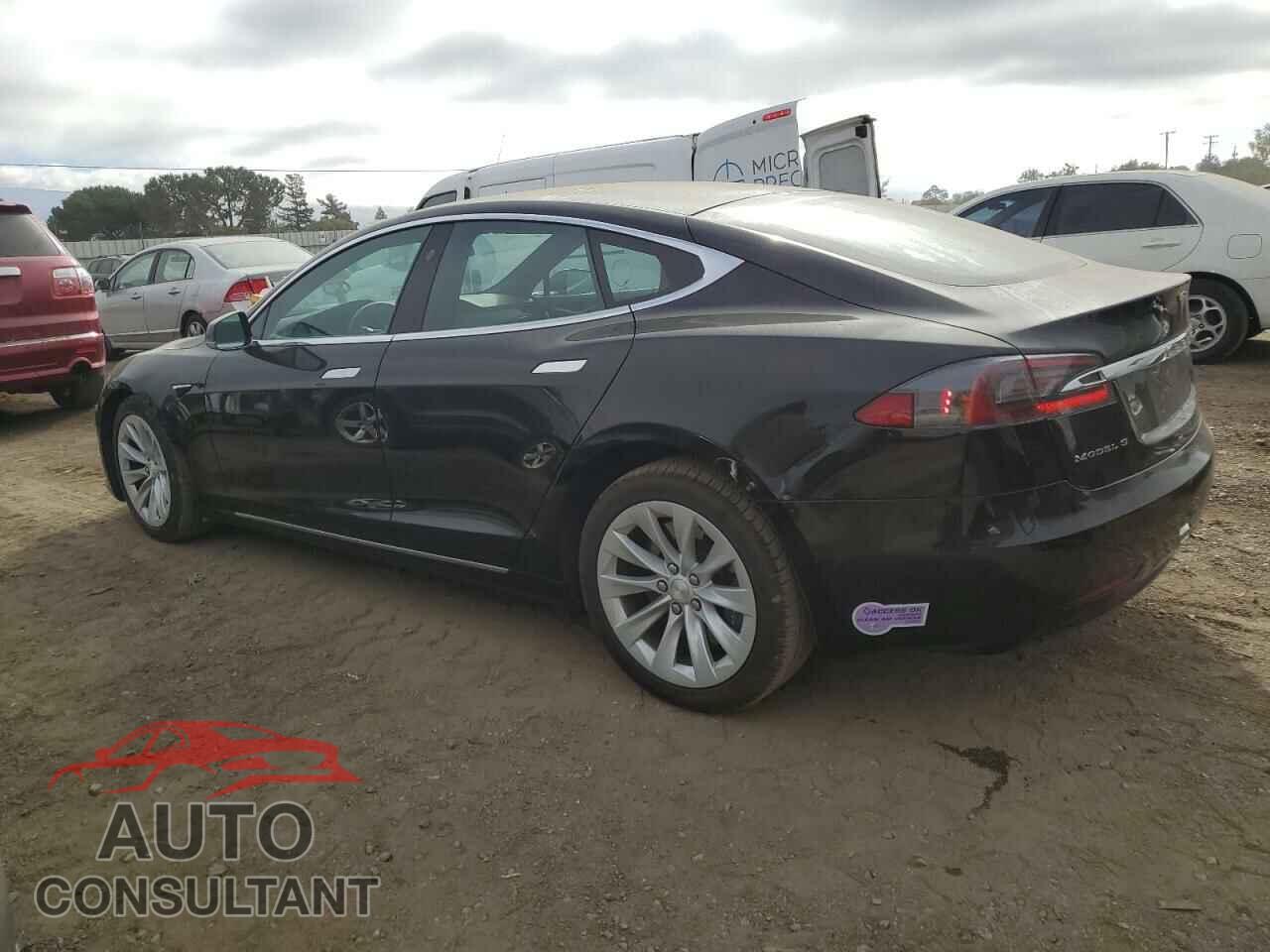 TESLA MODEL S 2018 - 5YJSA1E20JF297179