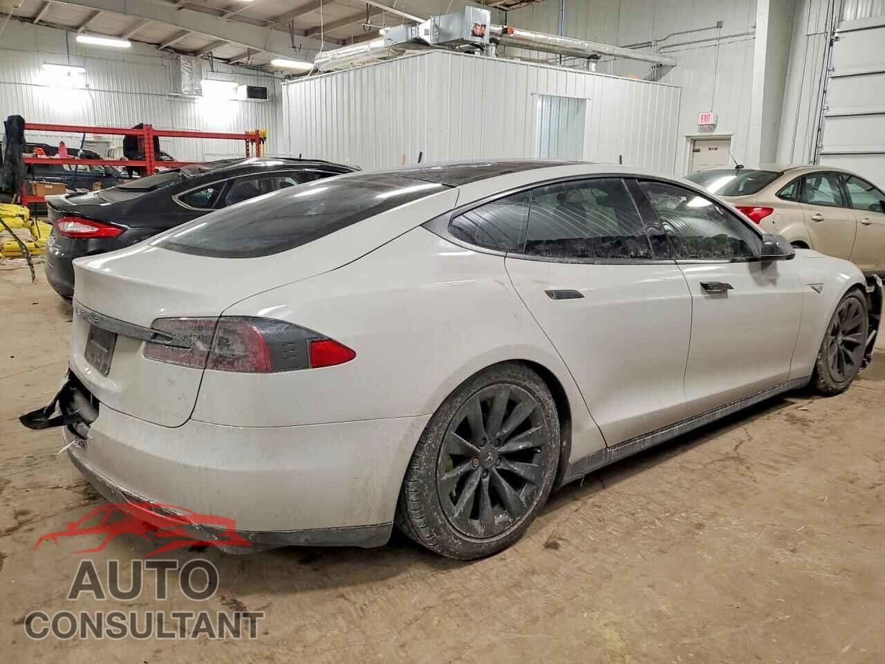 TESLA MODEL S 2015 - 5YJSA1S28FF095749