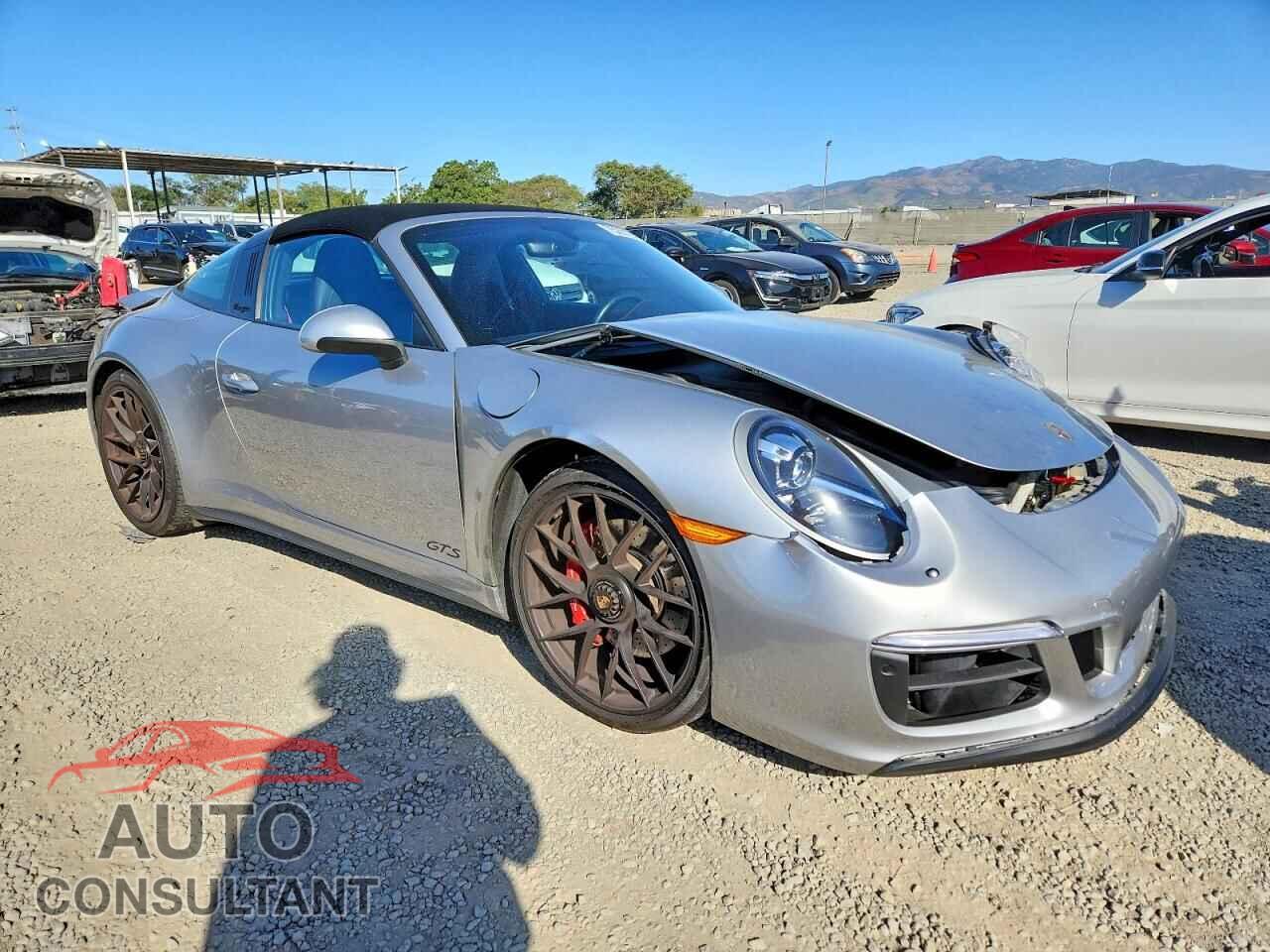 PORSCHE 911 2018 - WP0BB2A96JS134707
