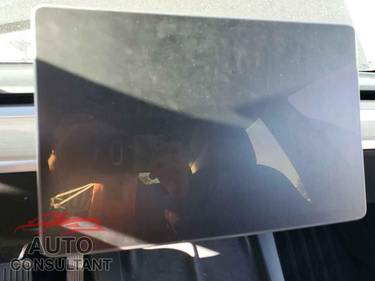 TESLA MODEL 3 2021 - 5YJ3E1EA1MF064514