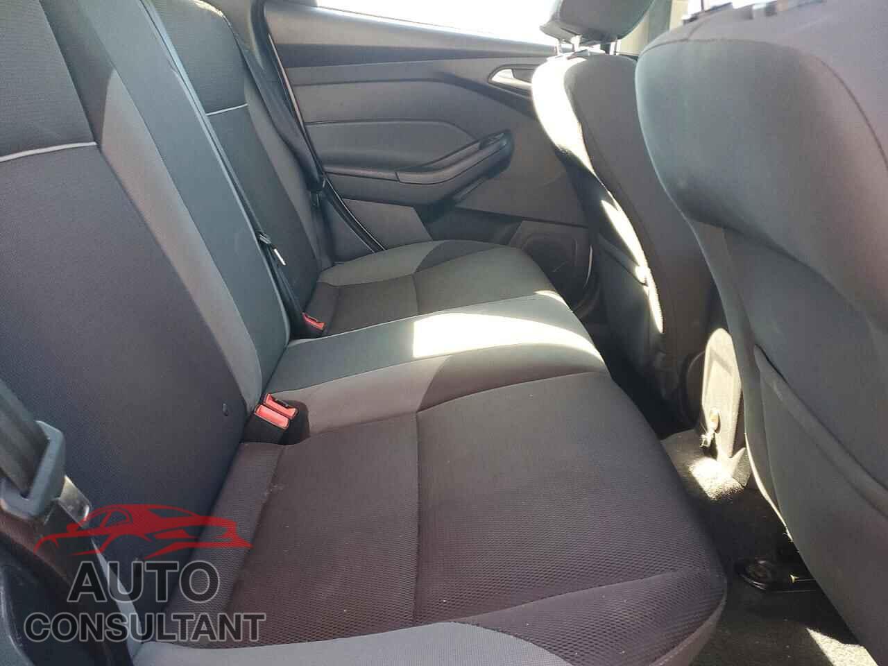 FORD FOCUS 2014 - 1FADP3K22EL376157