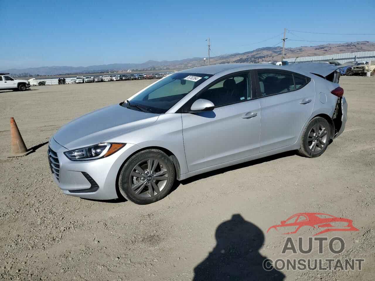HYUNDAI ELANTRA 2018 - KMHD84LFXJU597696