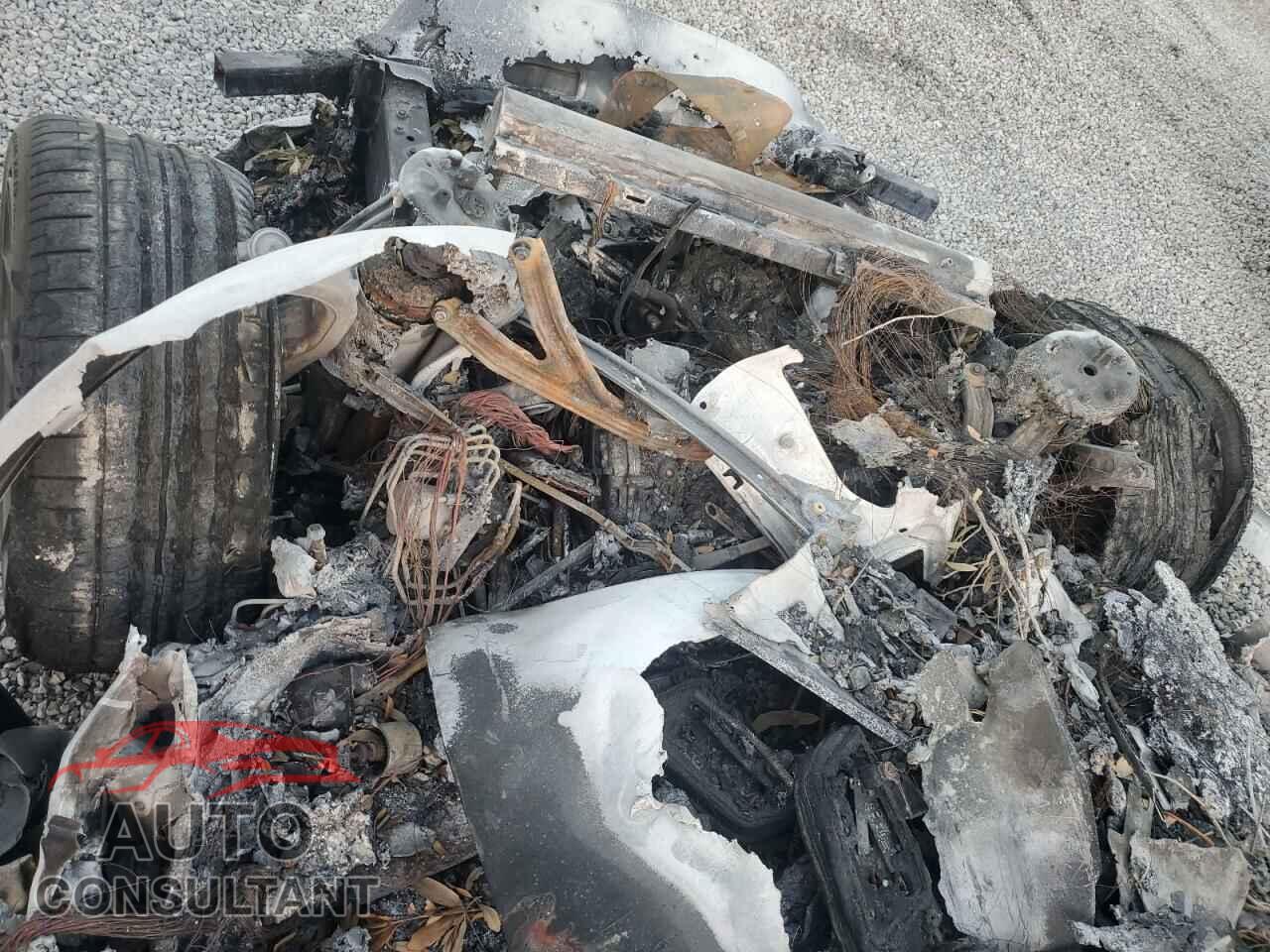 TESLA MODEL S 2021 - 5YJSA1E66MF453183