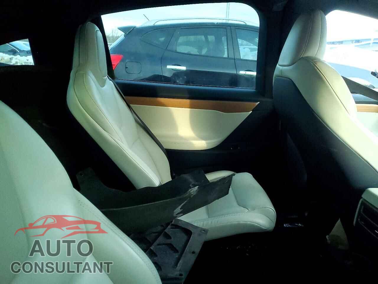 TESLA MODEL X 2020 - 5YJXCBE27LF301351