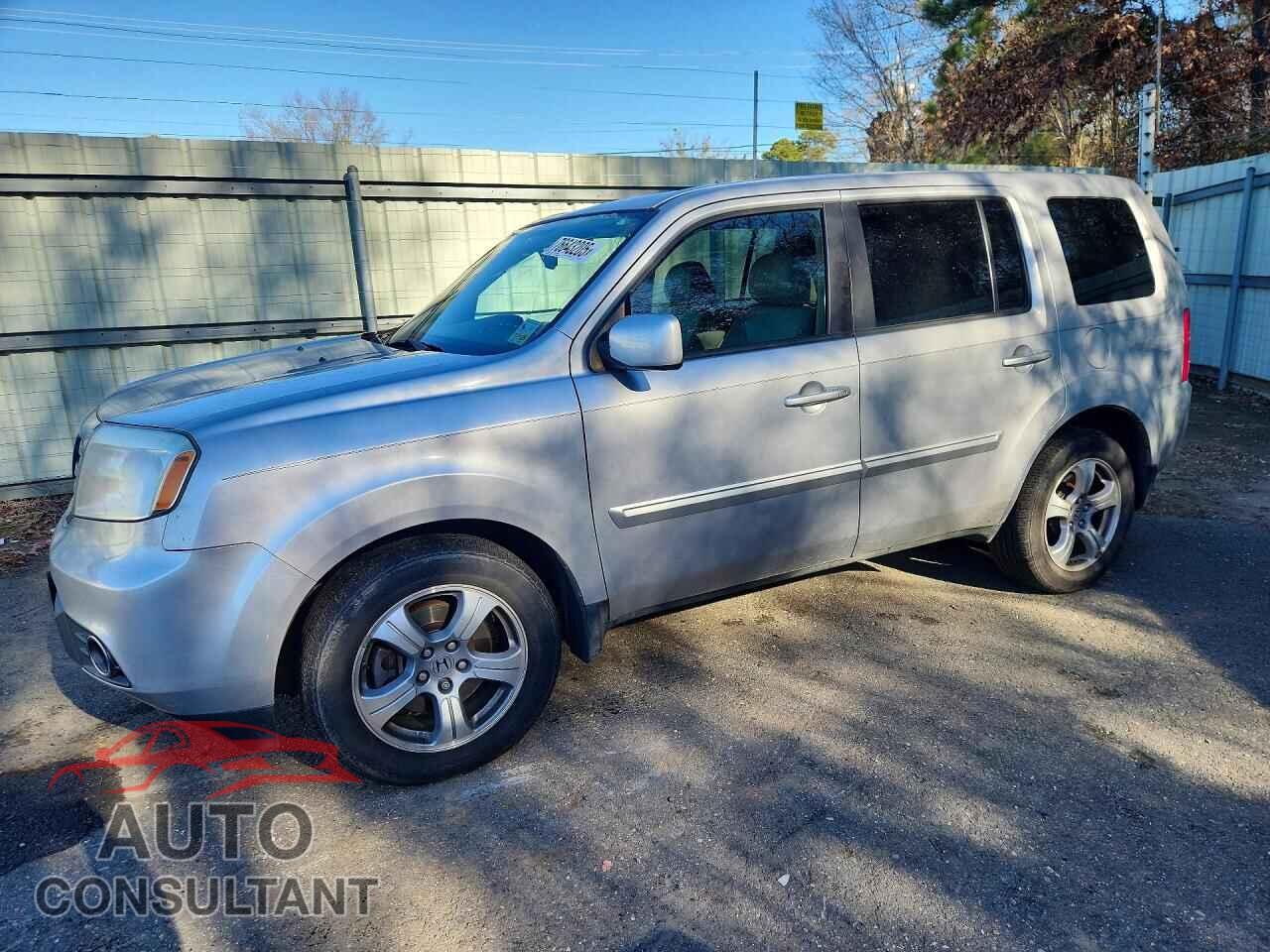 HONDA PILOT 2015 - 5FNYF4H50FB054191