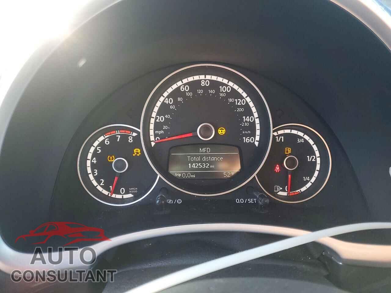 VOLKSWAGEN BEETLE 2014 - 3VWH17AT7EM659941
