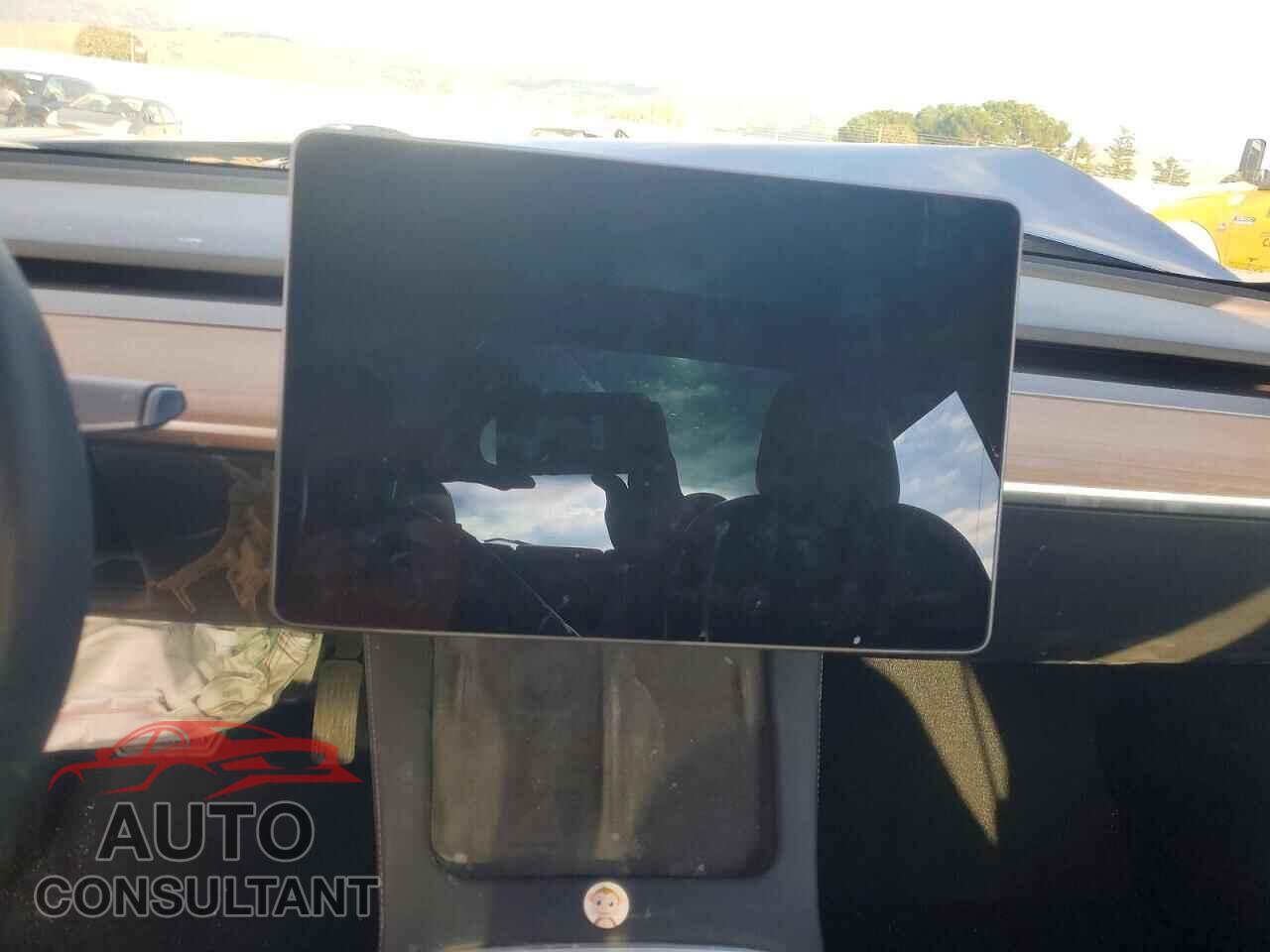 TESLA MODEL 3 2021 - 5YJ3E1EB5MF064735