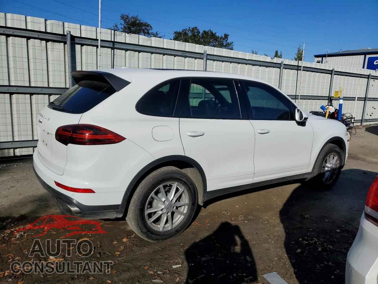 PORSCHE CAYENNE 2016 - WP1AA2A26GLA11010