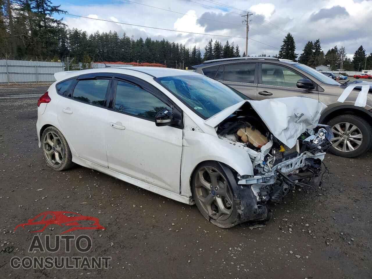 FORD FOCUS 2016 - 1FADP3L98GL319475
