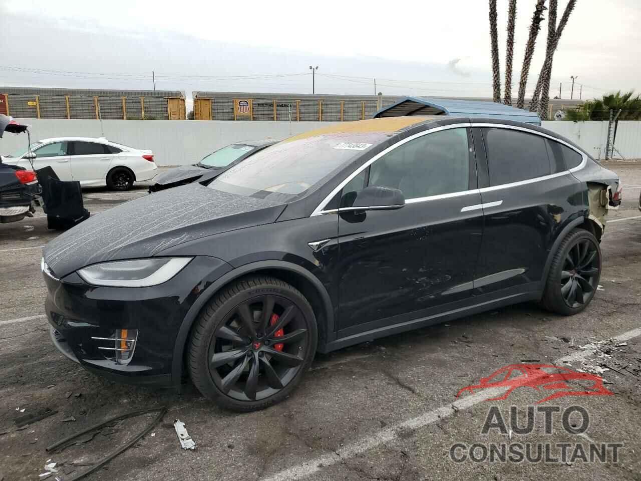 TESLA MODEL X 2017 - 5YJXCAE22HF077584