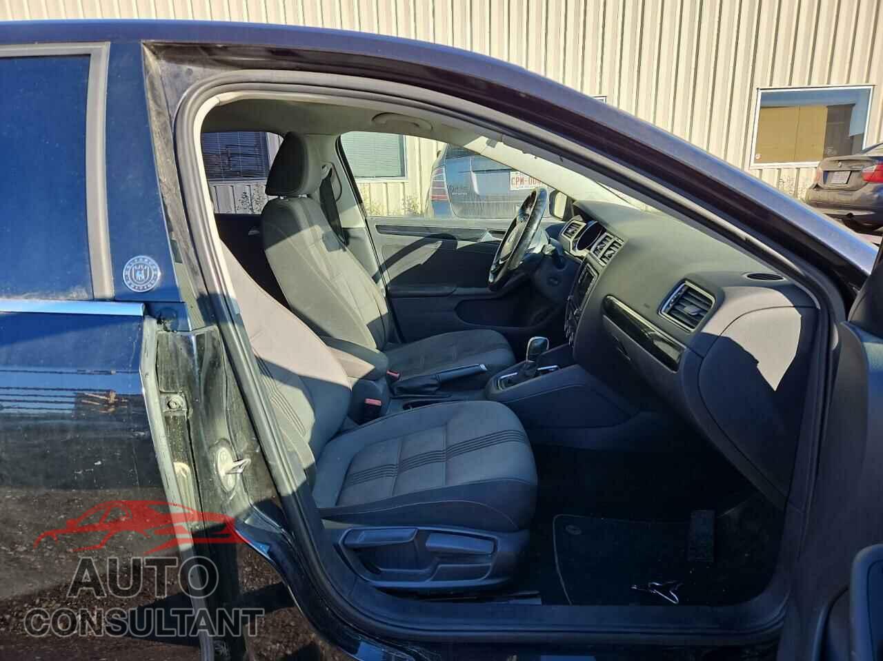 VOLKSWAGEN JETTA 2017 - 3VWDB7AJ2HM387569
