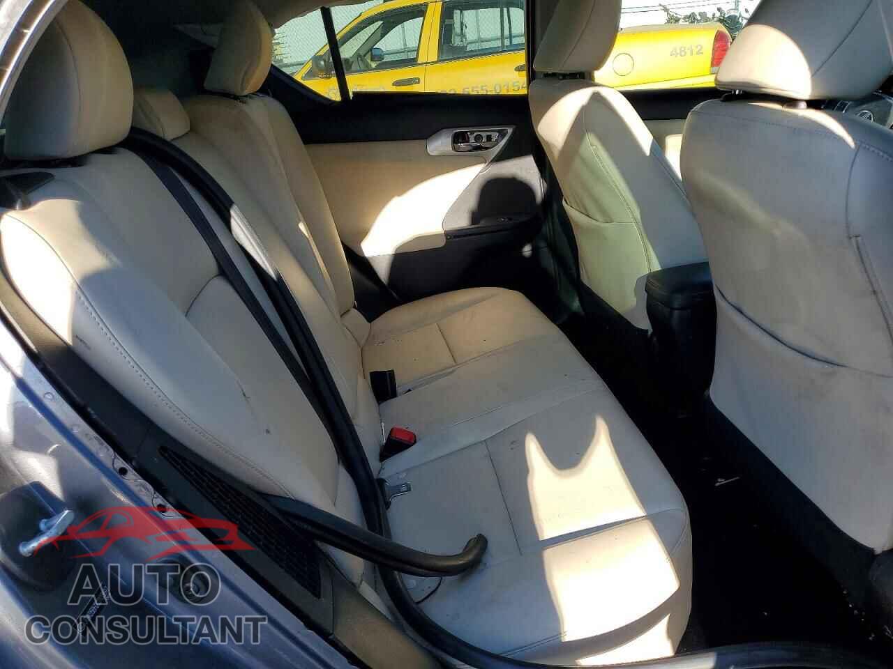 LEXUS CT 200 2012 - JTHKD5BH2C2103697