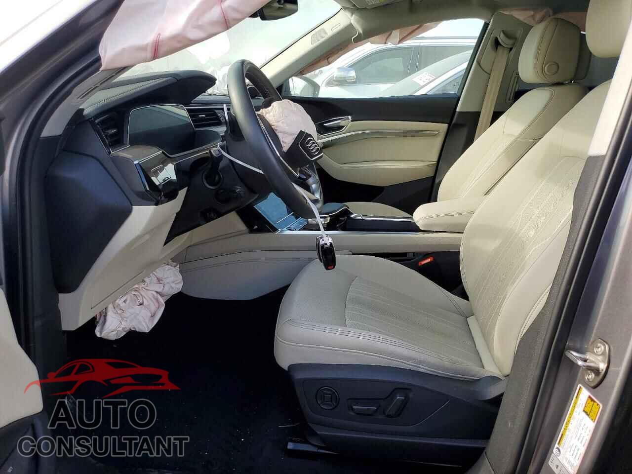 AUDI E-TRON 2021 - WA1LAAGE9MB037618