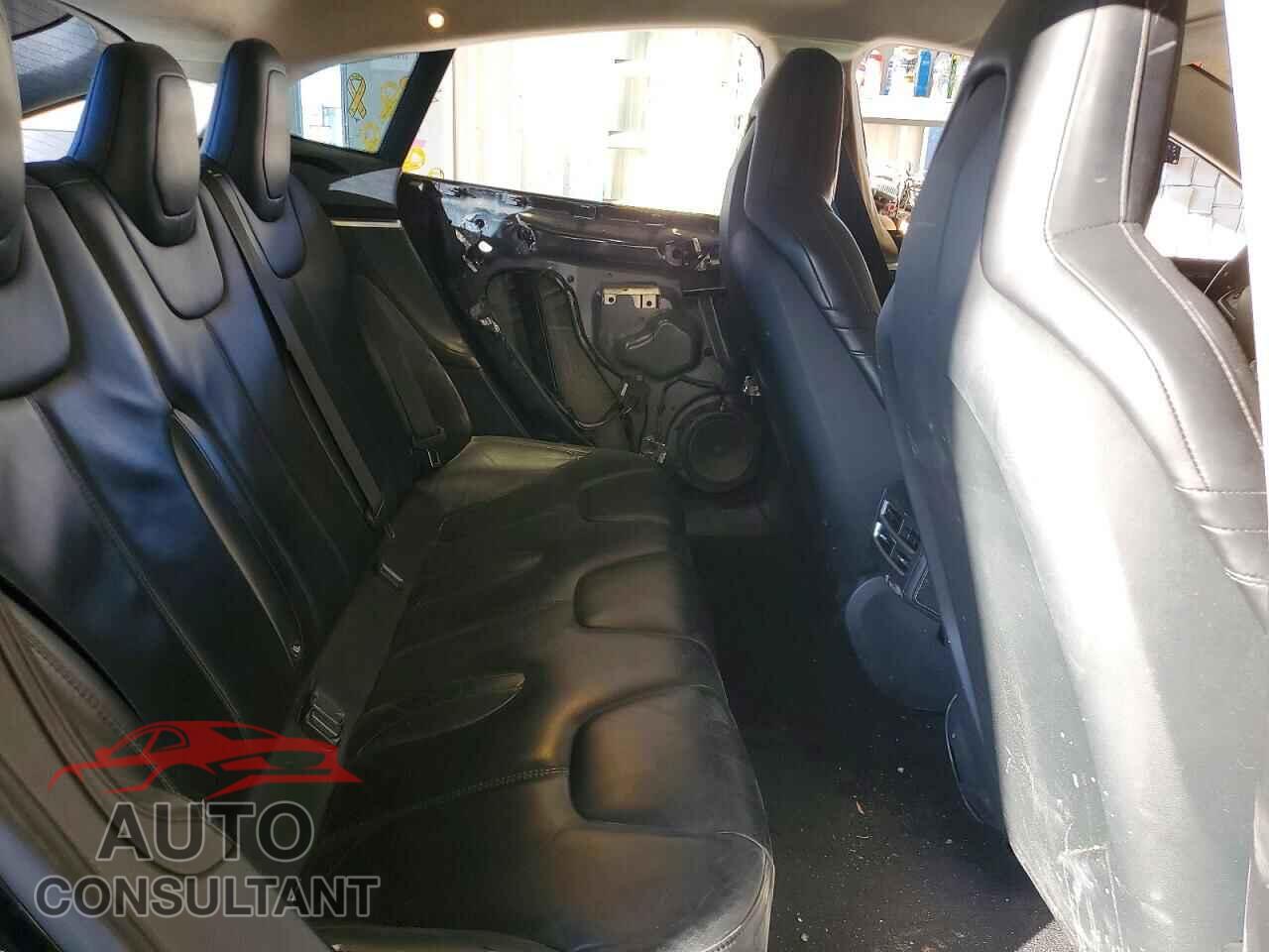 TESLA MODEL S 2015 - 5YJSA1E11FF116332