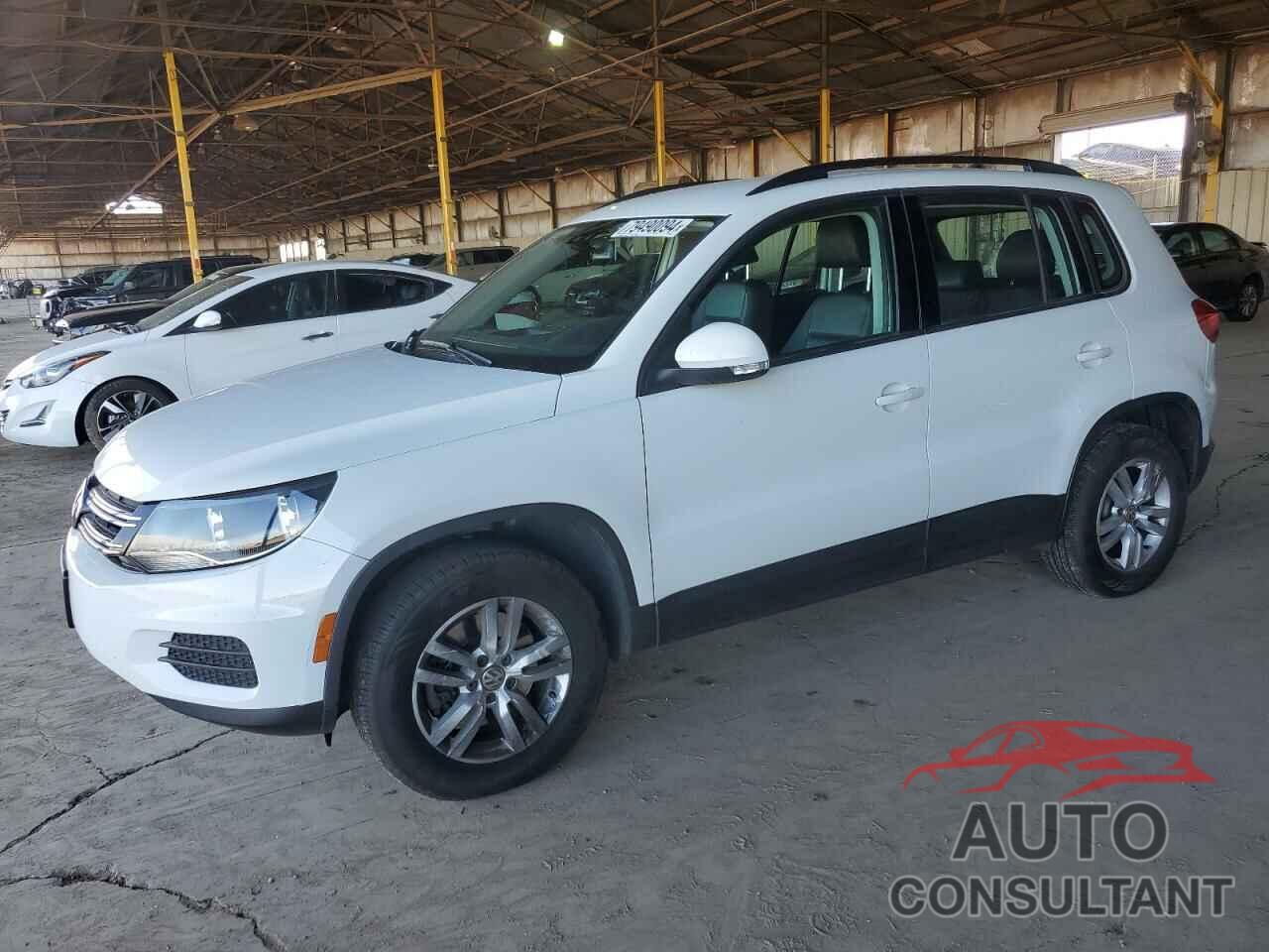 VOLKSWAGEN TIGUAN 2017 - WVGAV7AXXHK030516