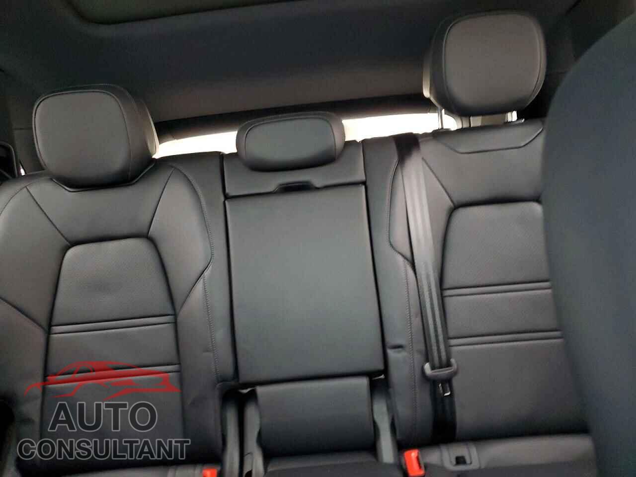 PORSCHE CAYENNE 2024 - WP1AA2AY9RDA10547