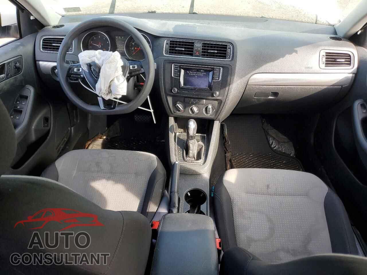 VOLKSWAGEN JETTA 2017 - 3VW2B7AJ5HM306040
