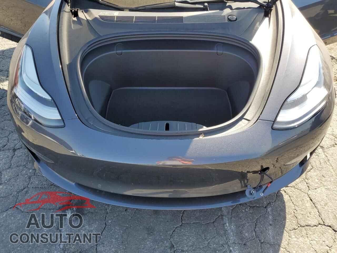 TESLA MODEL 3 2018 - 5YJ3E1EA5JF052829