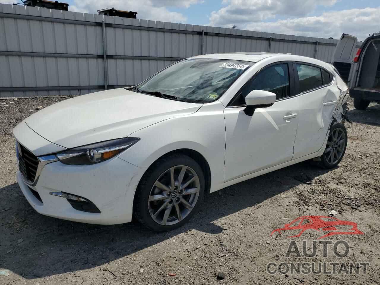 MAZDA 3 2018 - 3MZBN1M37JM164653