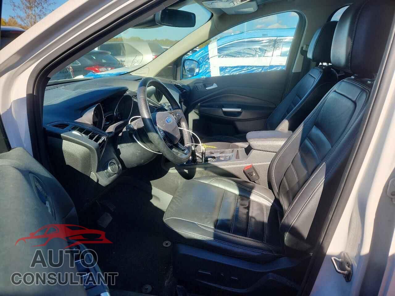 FORD ESCAPE 2017 - 1FMCU9J97HUC38155