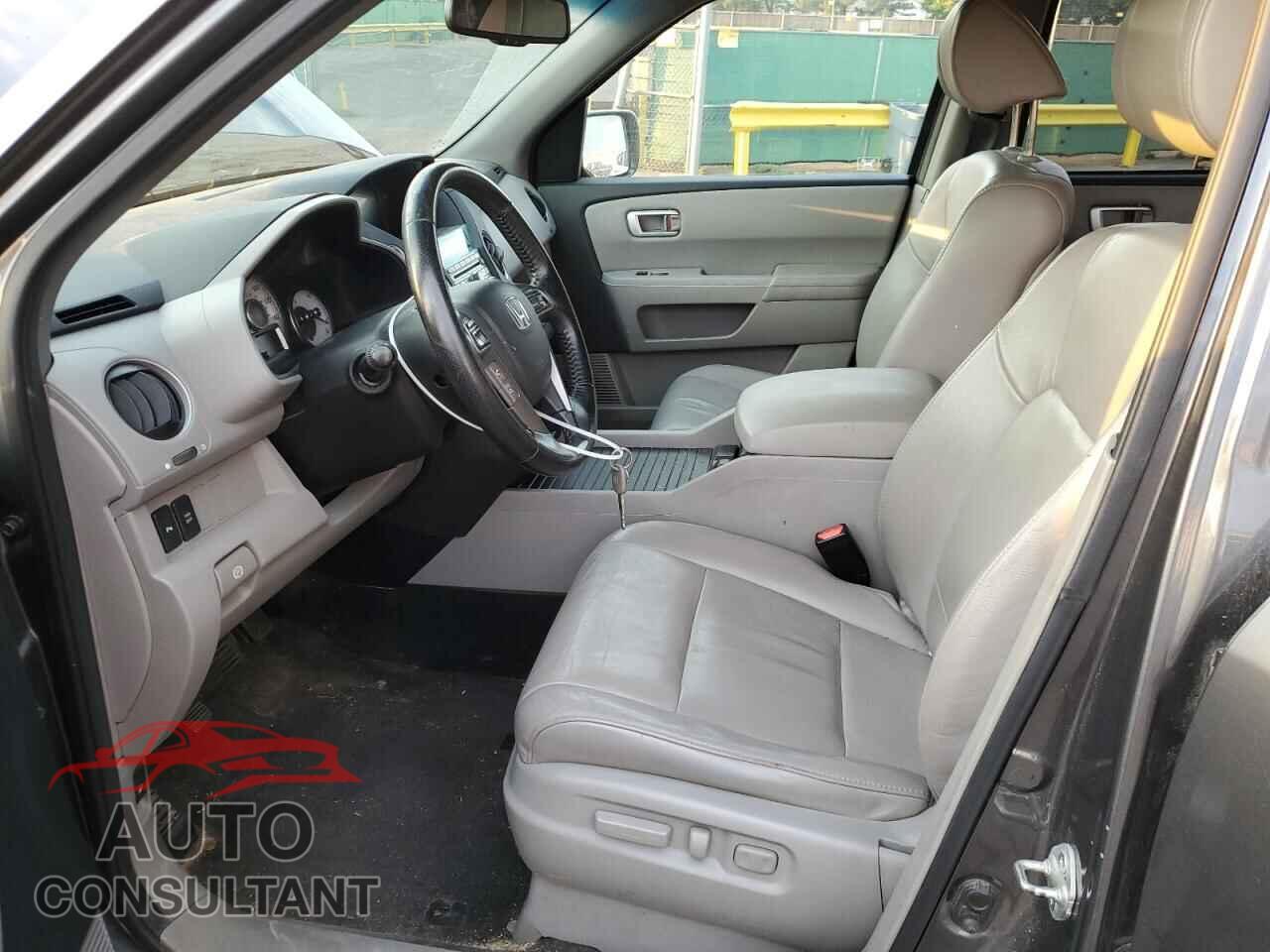 HONDA PILOT 2011 - 5FNYF4H91BB033217