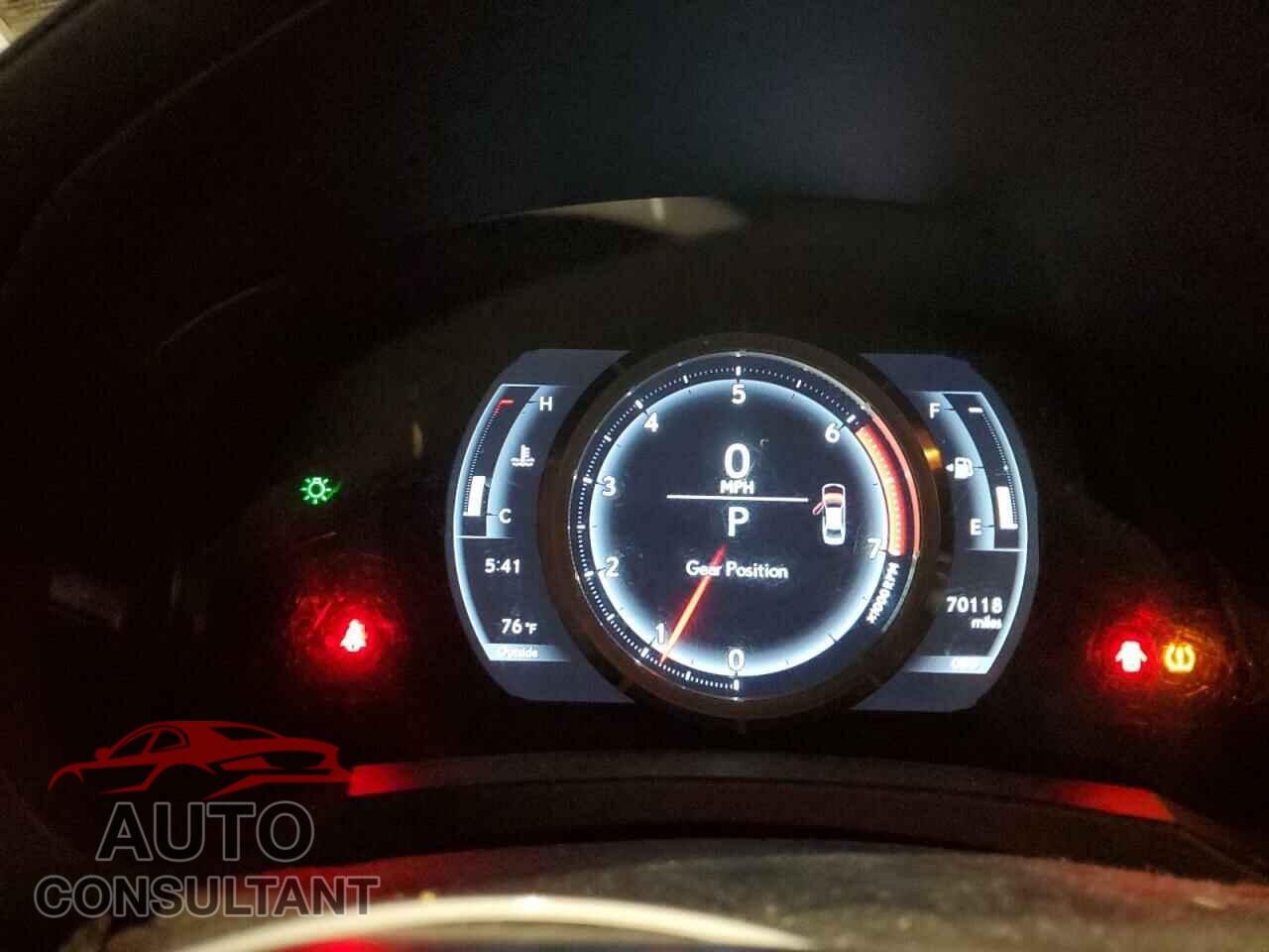 LEXUS IS 2018 - JTHBA1D29J5075676