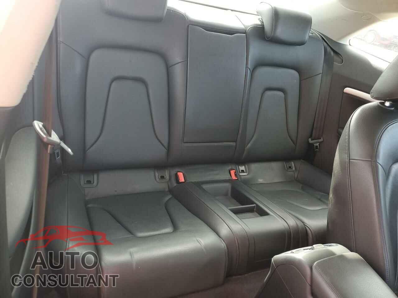 AUDI A5 2010 - WAULFAFR8AA083399