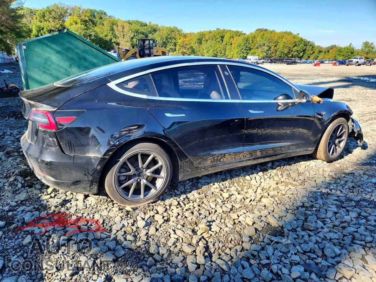 TESLA MODEL 3 2018 - 5YJ3E1EA4JF155370
