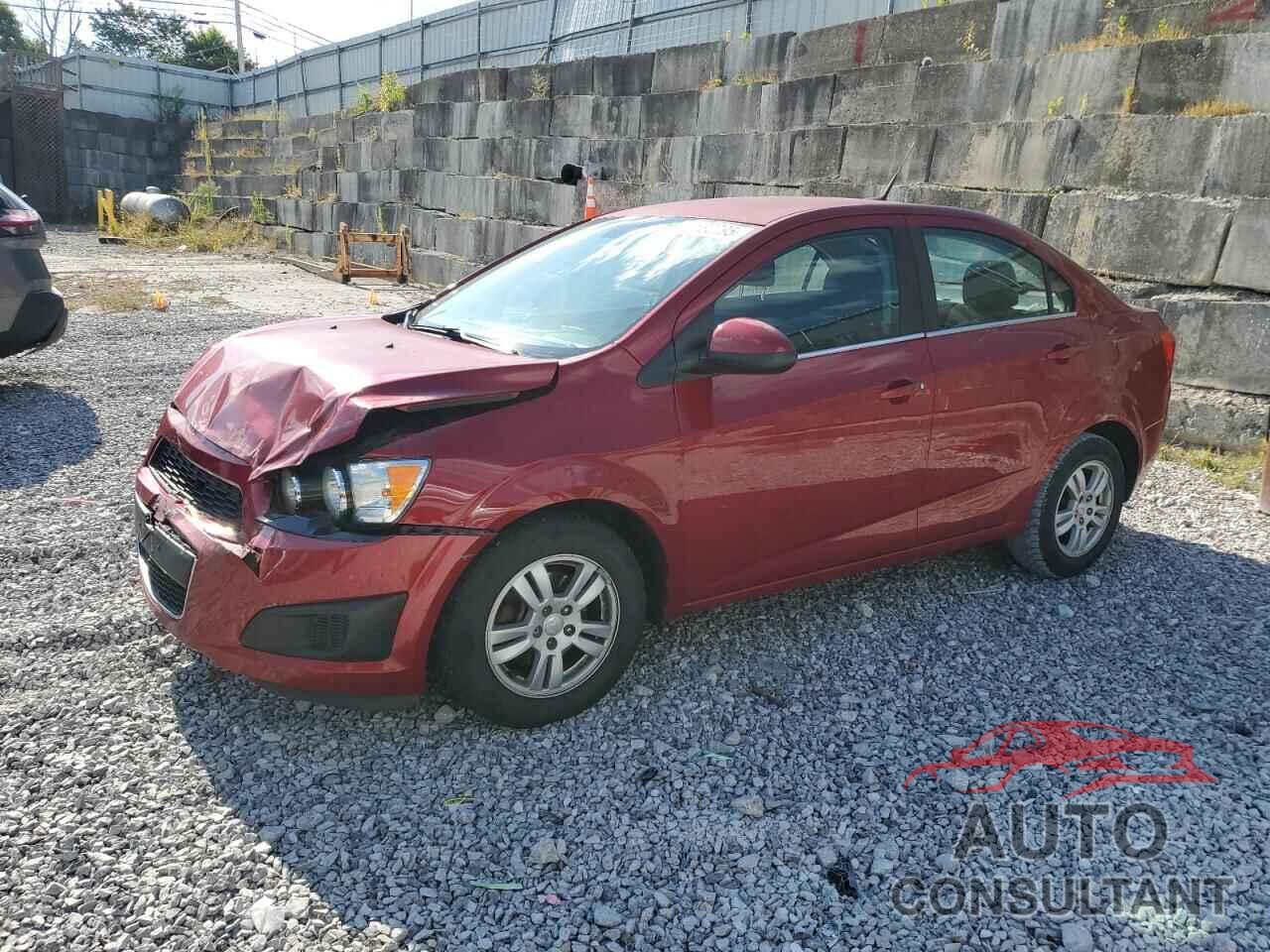 CHEVROLET SONIC 2013 - 1G1JC5SG7D4208645
