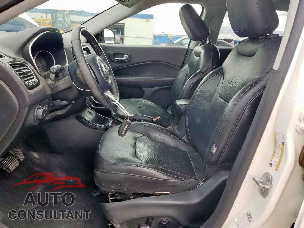 JEEP COMPASS 2018 - 3C4NJCCB2JT368105