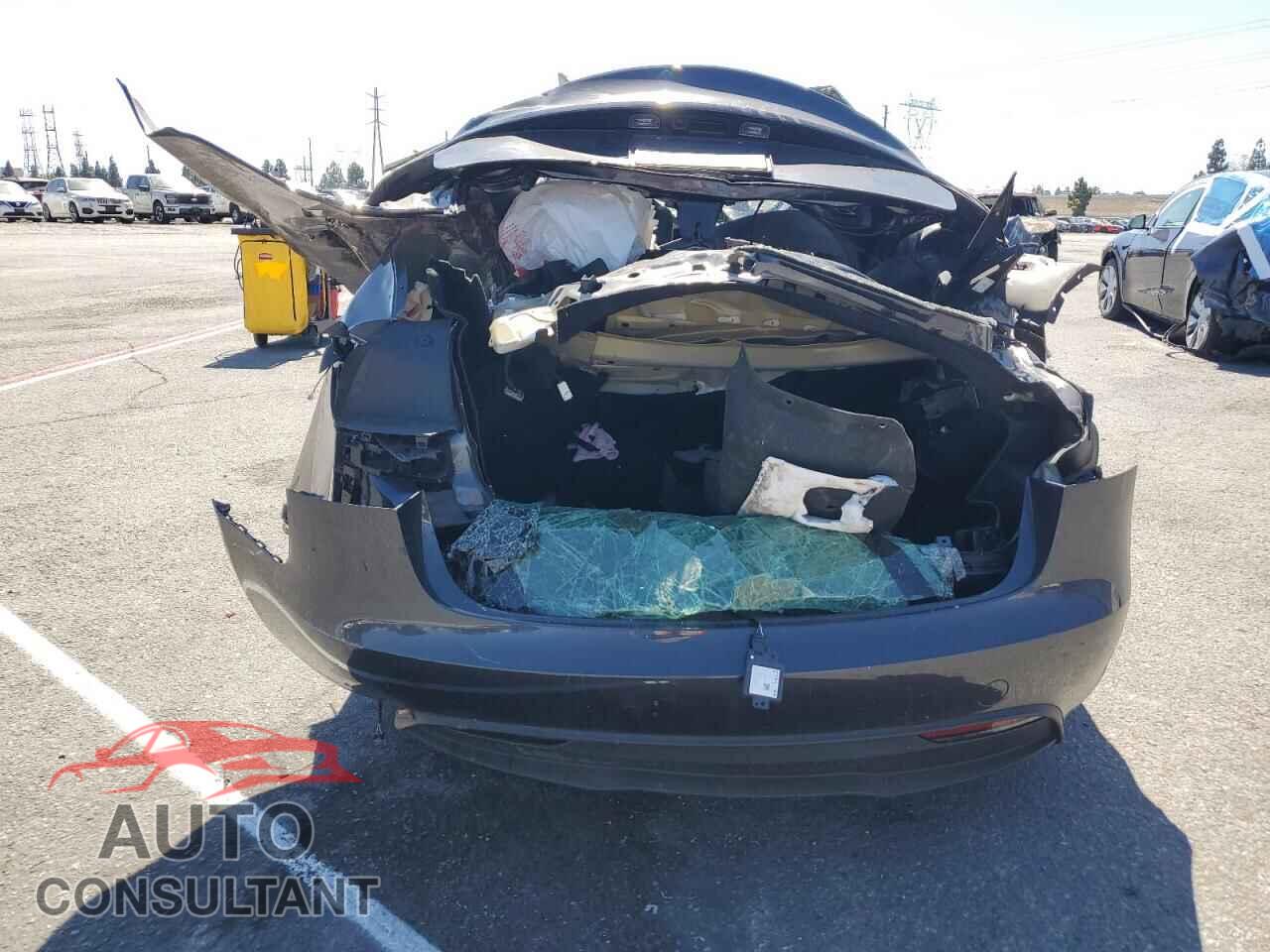 TESLA MODEL 3 2025 - 5YJ3E1EAXSF966477