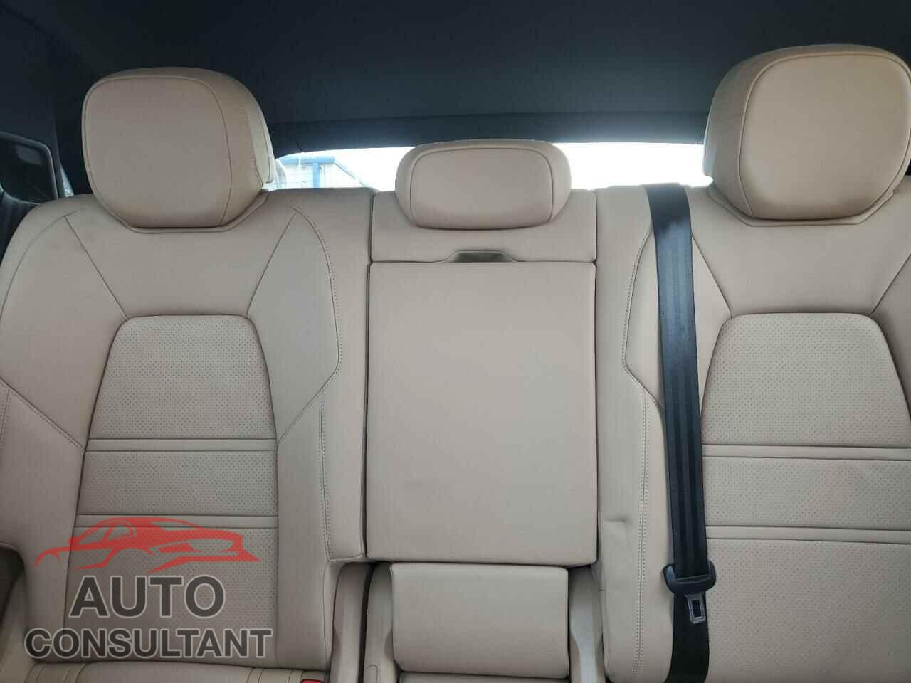 PORSCHE CAYENNE 2021 - WP1AA2AY2MDA04243