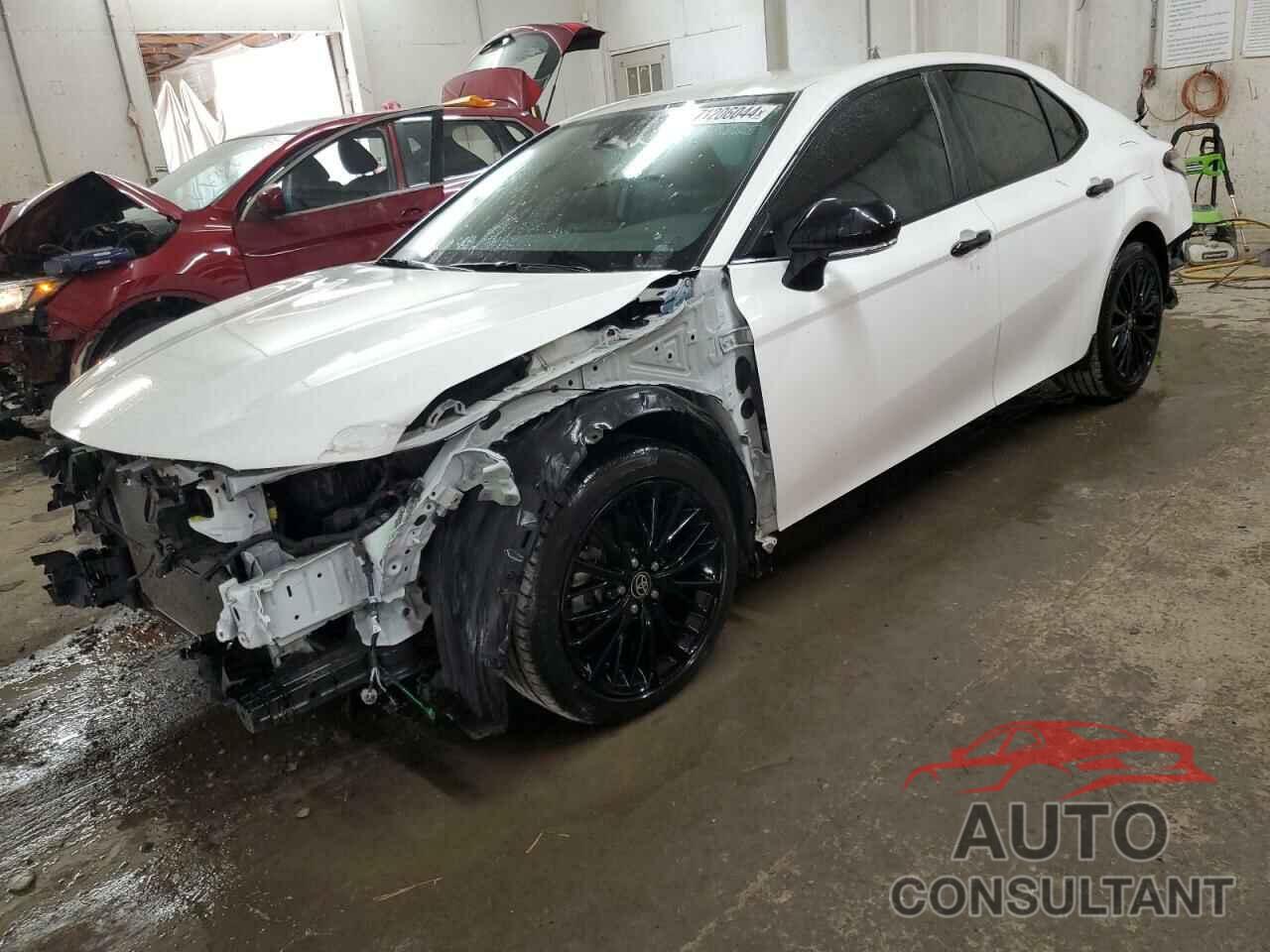 TOYOTA CAMRY 2022 - 4T1G11BK6NU049795